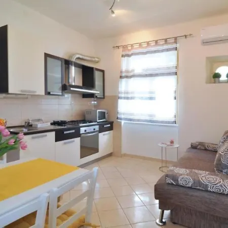 Carmen Apartment
