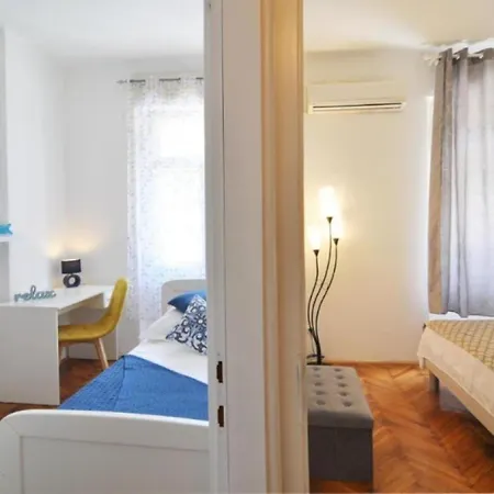 Carmen Apartment